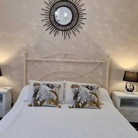 Domaine Des Oliviers Avec Piscine A Apartamento *