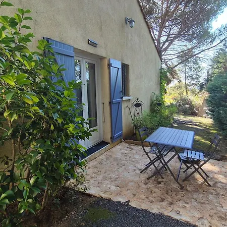 Domaine Des Oliviers Avec Piscine A *